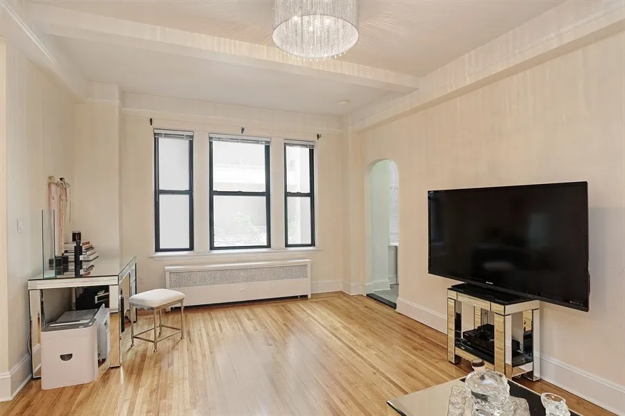 $3,100 | 215 West 75th Street, Unit 6E | Upper West Side