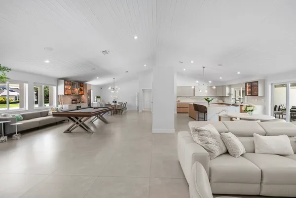 $2,925,000 | 9201 Southwest 102nd Street, Miami, FL 33176