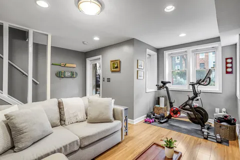 $799,900 | 313 M Street Northwest, Washington, DC 20001