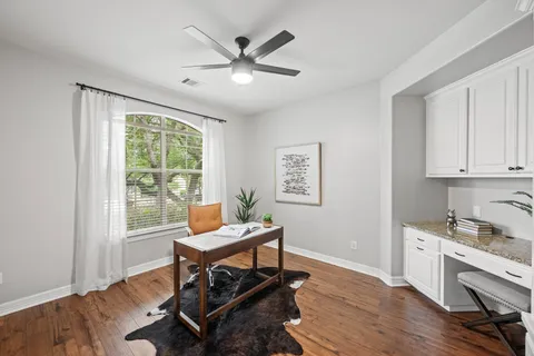 $850,000 | 806 Overlook Bend, Leander, TX 78641