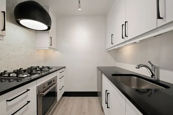 $9,500 | 155 West 68th Street, Unit 1410 | Upper West Side