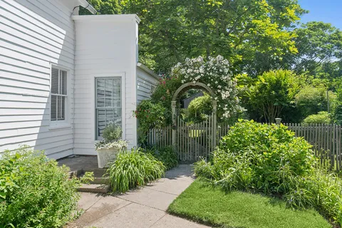 $3,500,000 | 175 Madison Street, Sag Harbor, NY 11963