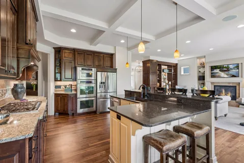 $1,250,000 | 16630 54th Court North, Plymouth, MN 55446