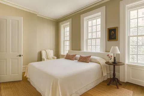 $6,895,000 | 244 East 62nd Street | Lenox Hill