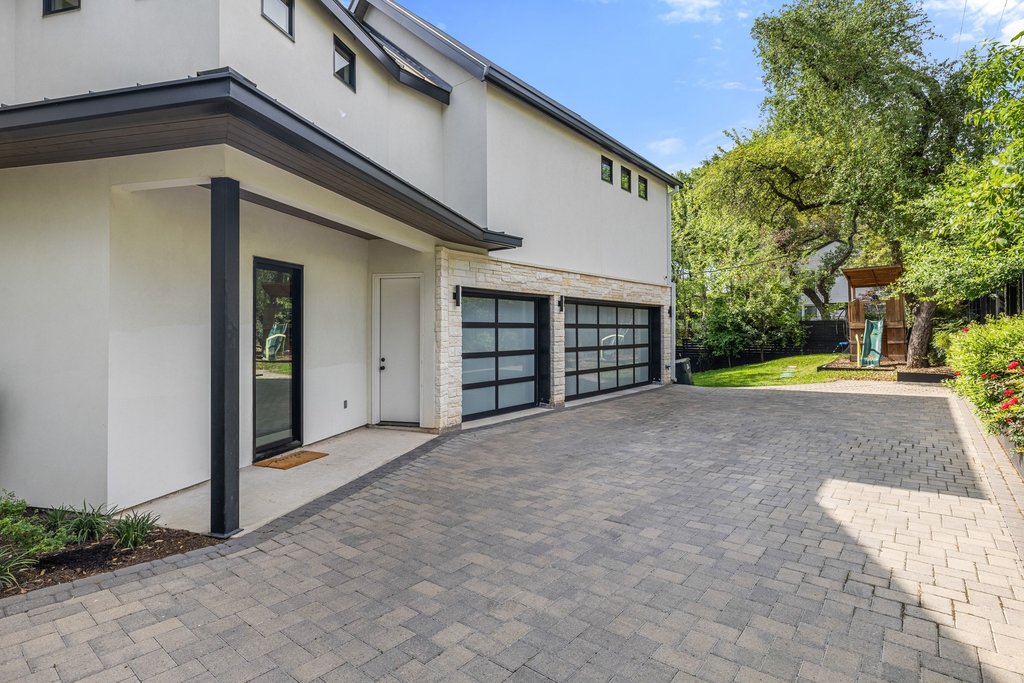 401 Honeycomb Ridge Austin, TX 78746 - Photo 30 of 34