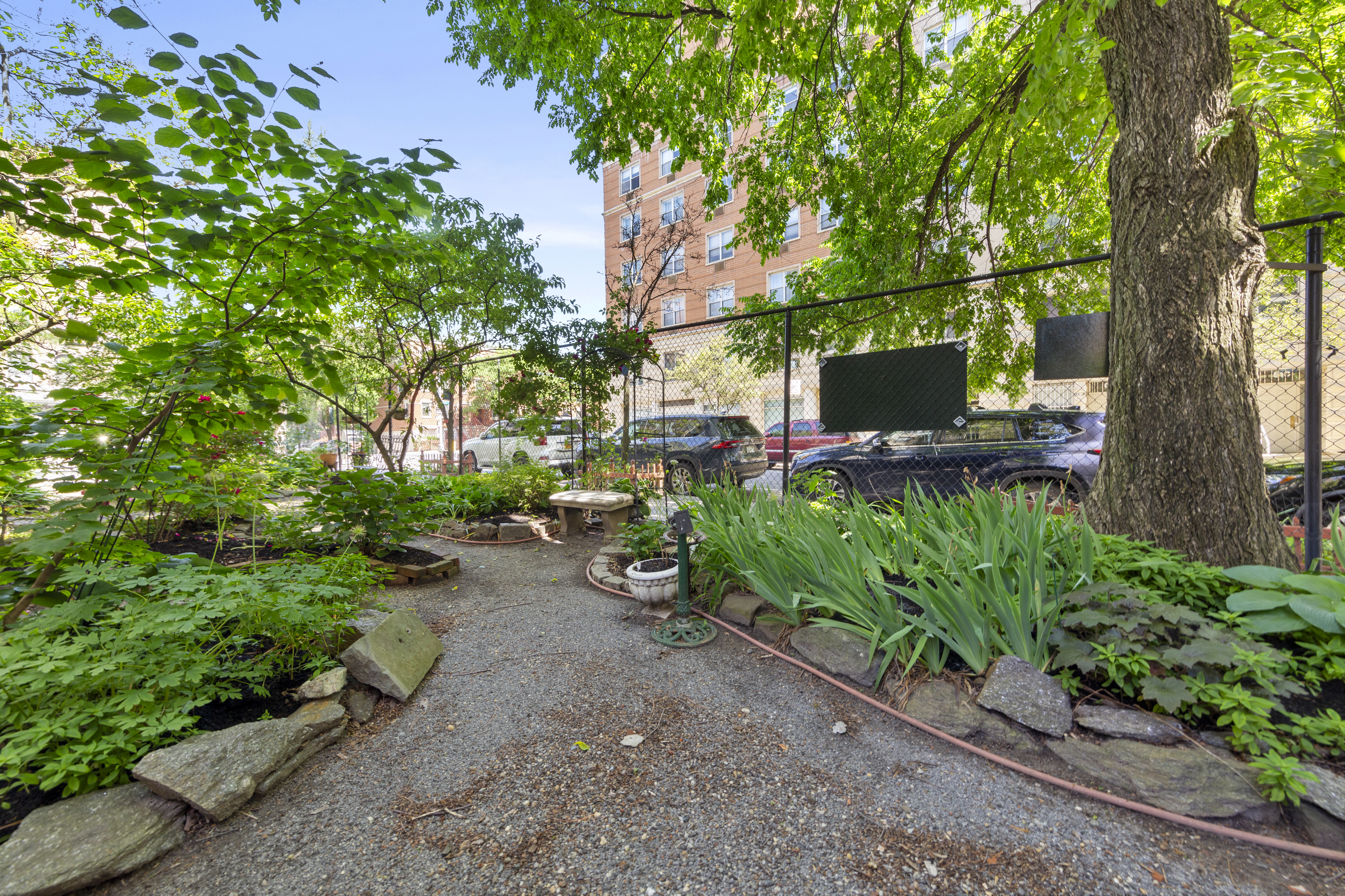 1777 Madison Avenue, Unit 24 Manhattan, NY 10035 - Photo 14 of 20 a backyard of a house with seating space