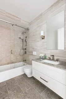 $2,750,000 | 8 East 83rd Street, Unit 5A | Upper East Side