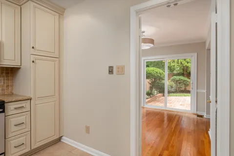 $830,000 | 3726 12th Street South, Arlington, VA 22204