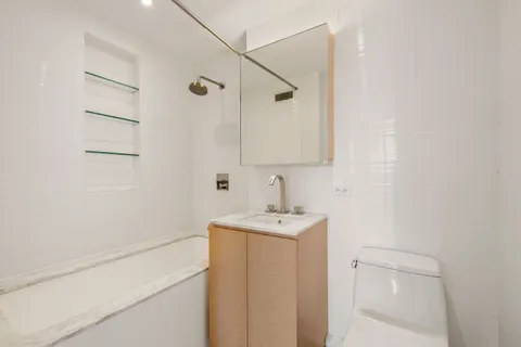 $2,500,000 | 322 West 57th Street, Unit 26B | Hell's Kitchen