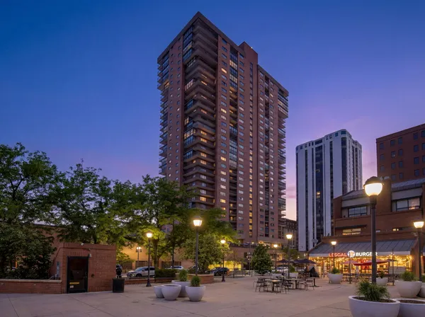 $600,000 | 1551 Larimer Street, Unit 2705, Denver, CO 80202