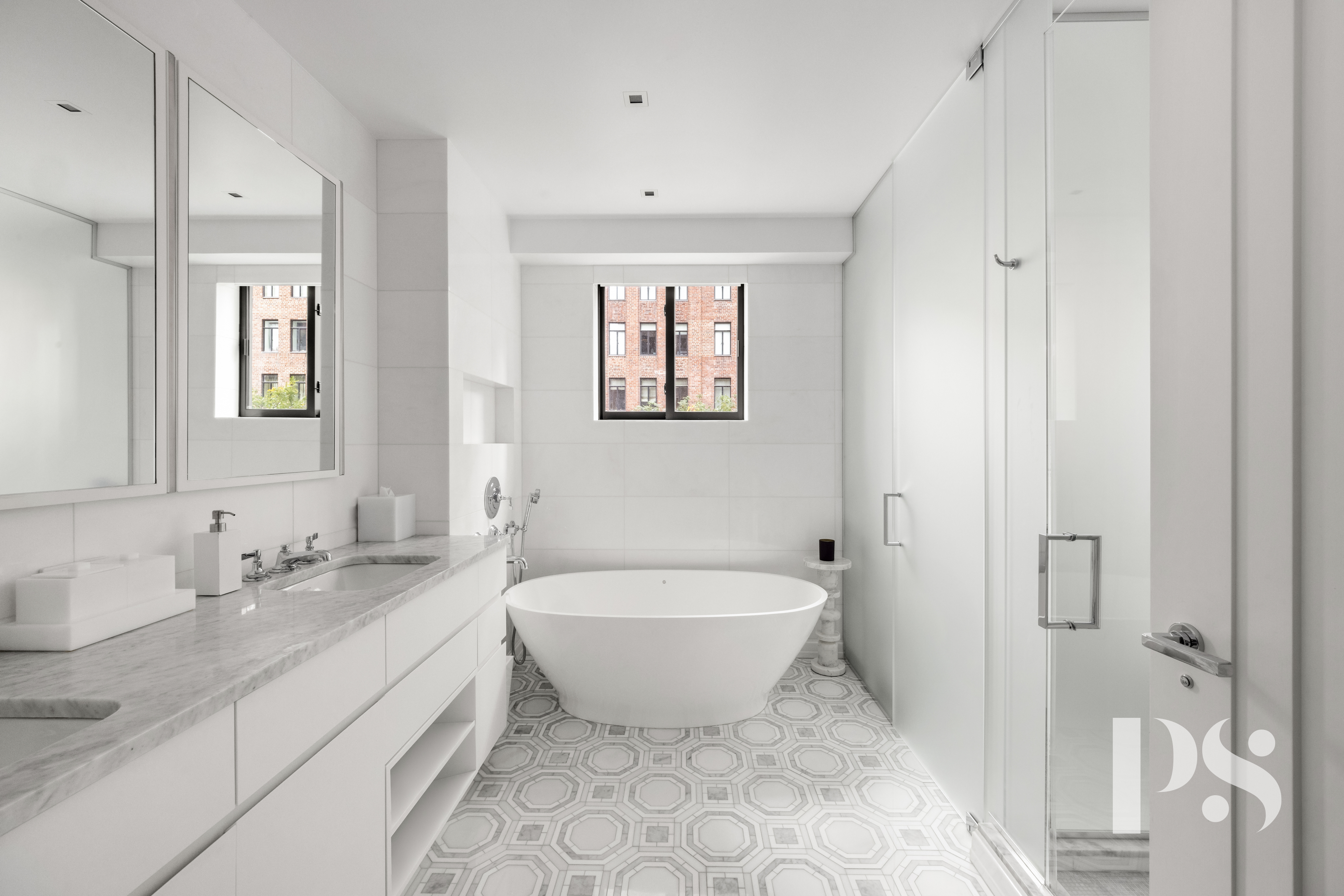 733 Park Avenue, Unit 4 Manhattan, NY 10021 - Photo 20 of 29 a spacious bathroom with a bathtub sink and toilet