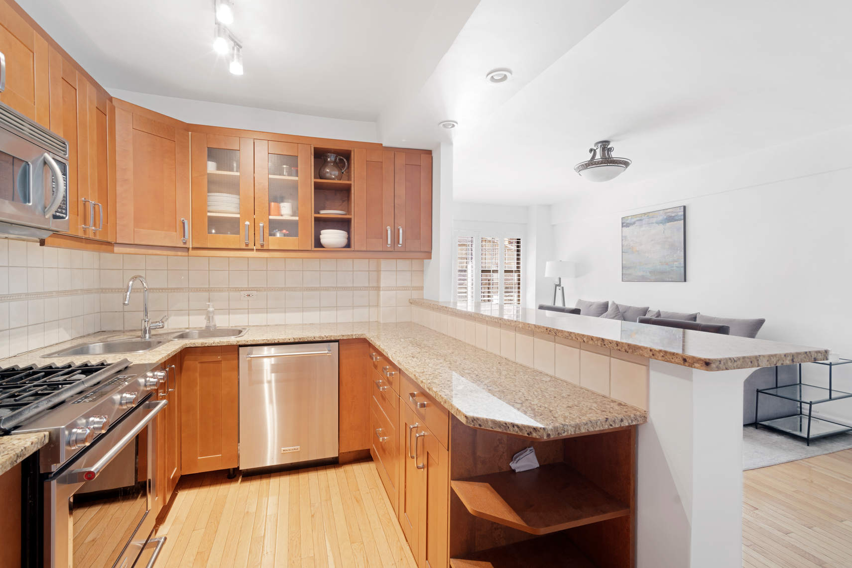 150 East 56th Street, Unit 11A Manhattan, NY 10022 - Photo 9 of 12