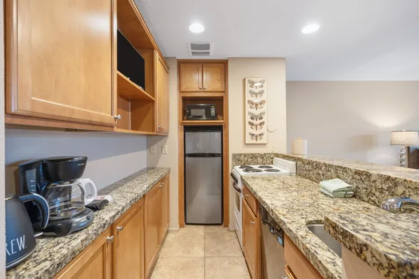 $265,000 | 73850 Fairway Drive, Unit 296, Palm Desert, CA 92260