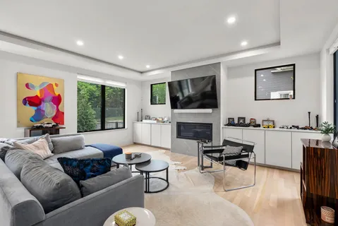 $1,995,000 | 1242 Beacon Street, Unit 1242, Newton Highlands, MA 02468