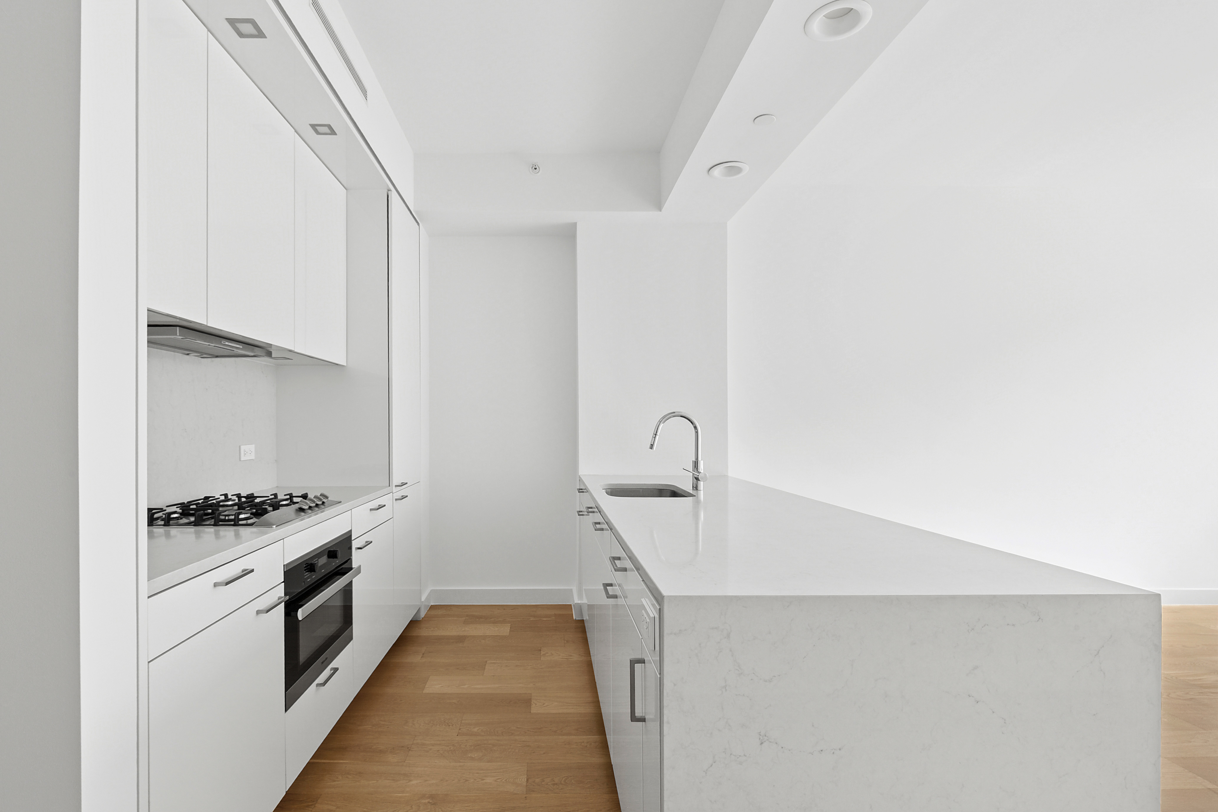 301 East 61st Street, Unit 2C Manhattan, NY 10065 - Photo 5 of 14