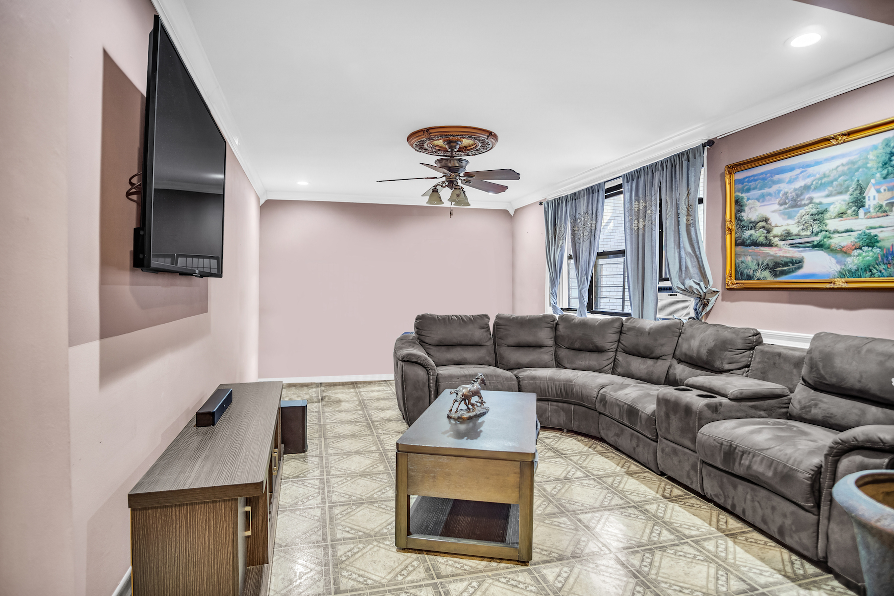 3119 Bailey Avenue, Unit 3K Bronx, NY 10463 - Photo 2 of 7