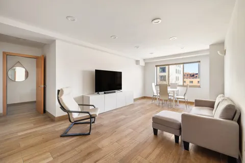 $849,000 | 1400 5th Avenue, Unit 6P | Harlem