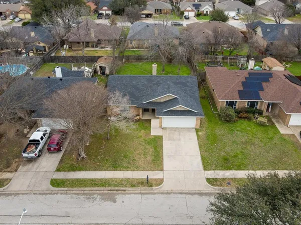 $279,000 | 825 Bristol Avenue, Saginaw, TX 76179