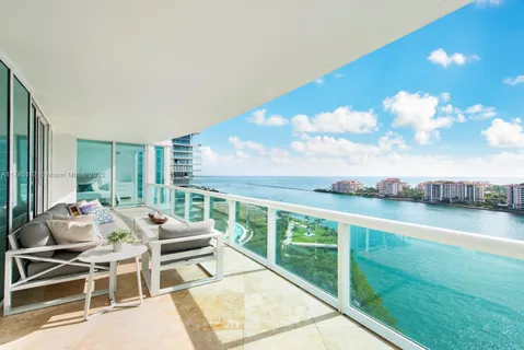 $4,500,000 | 1000 South Pointe Drive, Unit 1903, Miami Beach, FL 33139