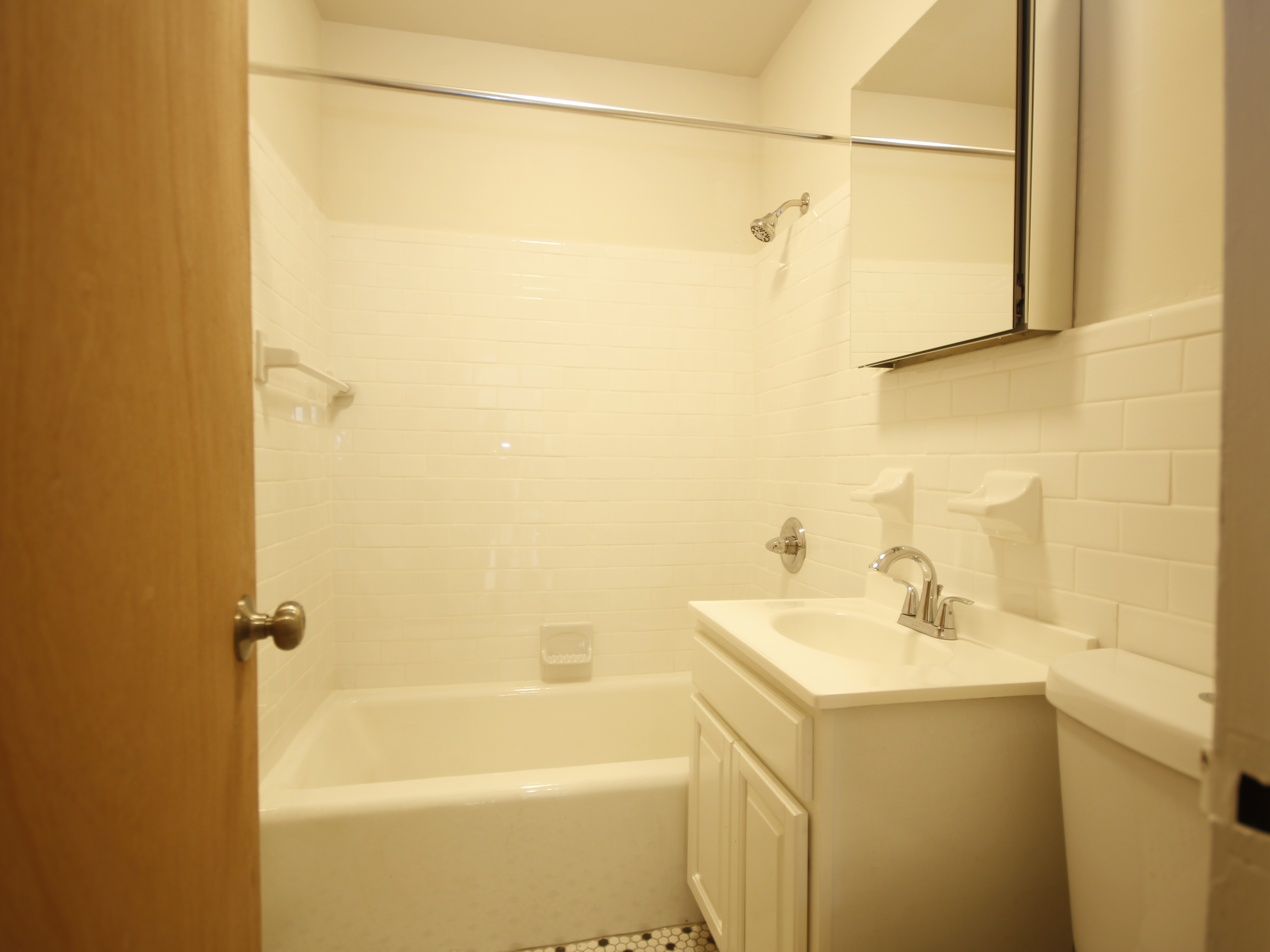 105 Riverside Drive, Unit 2F Manhattan, NY 10024 - Photo 10 of 11 Gallery Image 10