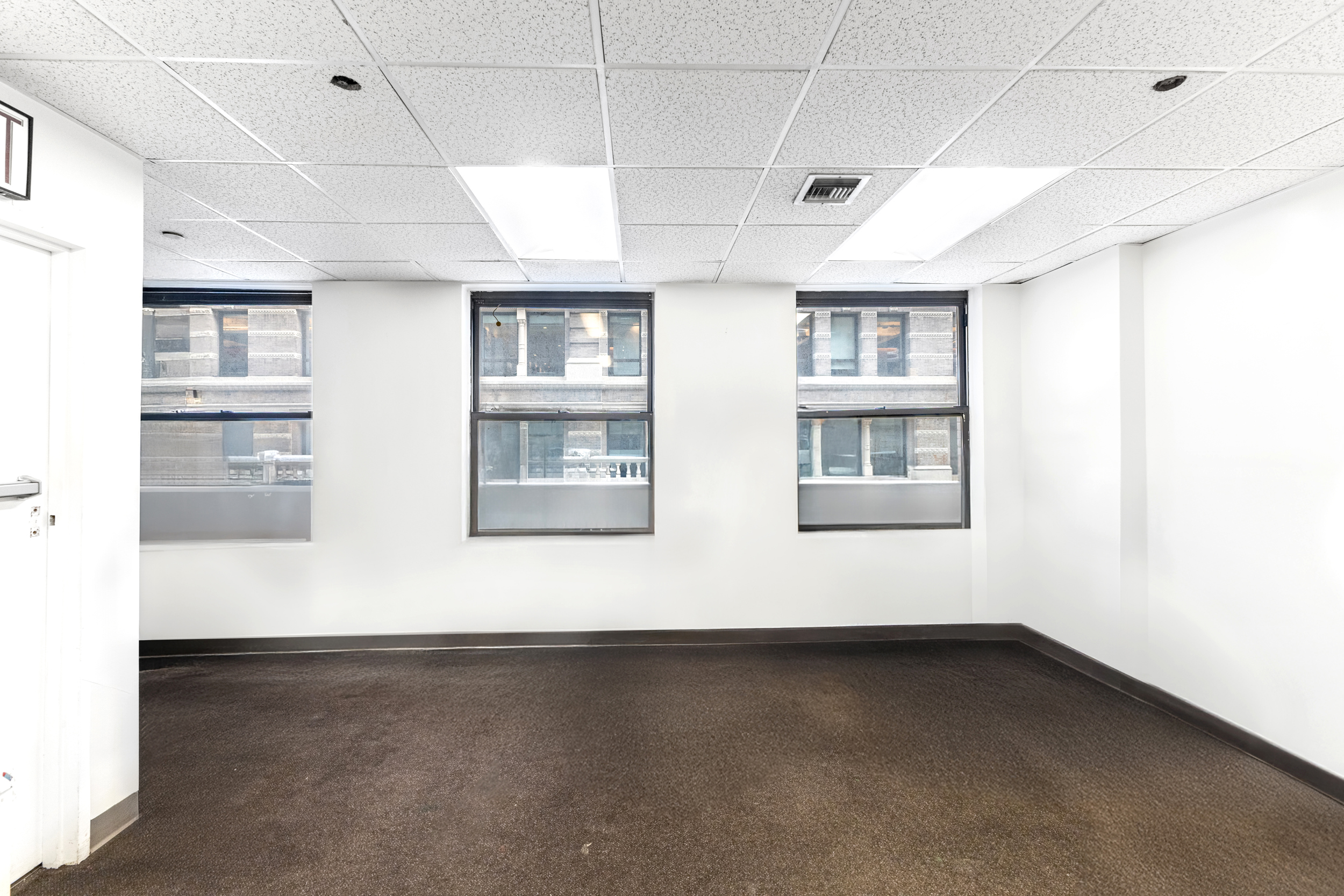 47 East 19th Street, Unit 4 Manhattan, NY 10003 - Photo 5 of 11 a view of an empty room with a window