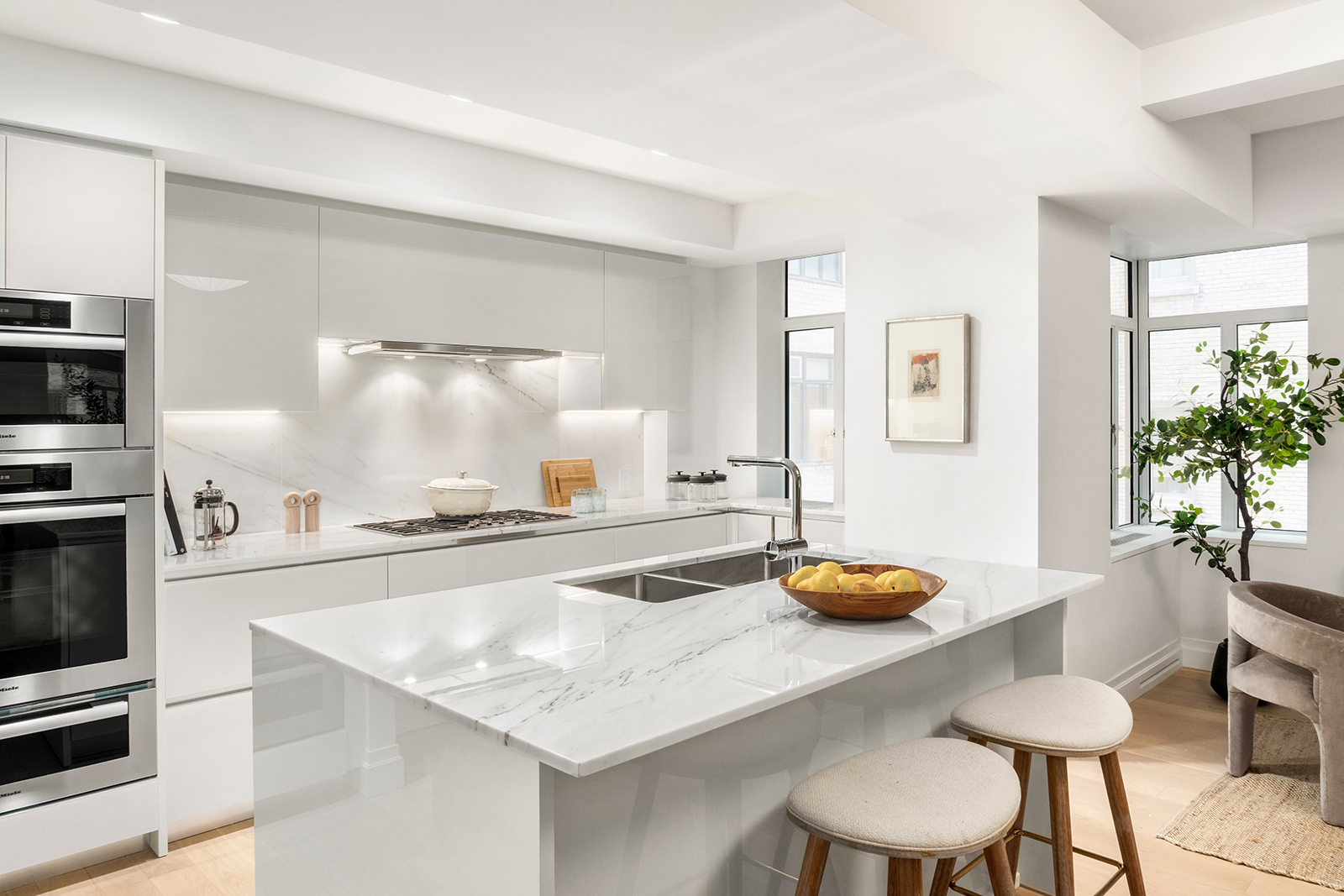 737 Park Avenue, Unit 2G Manhattan, NY 10021 - Photo 2 of 11