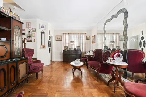 $850,000 | 62 East 92nd Street | Brownsville