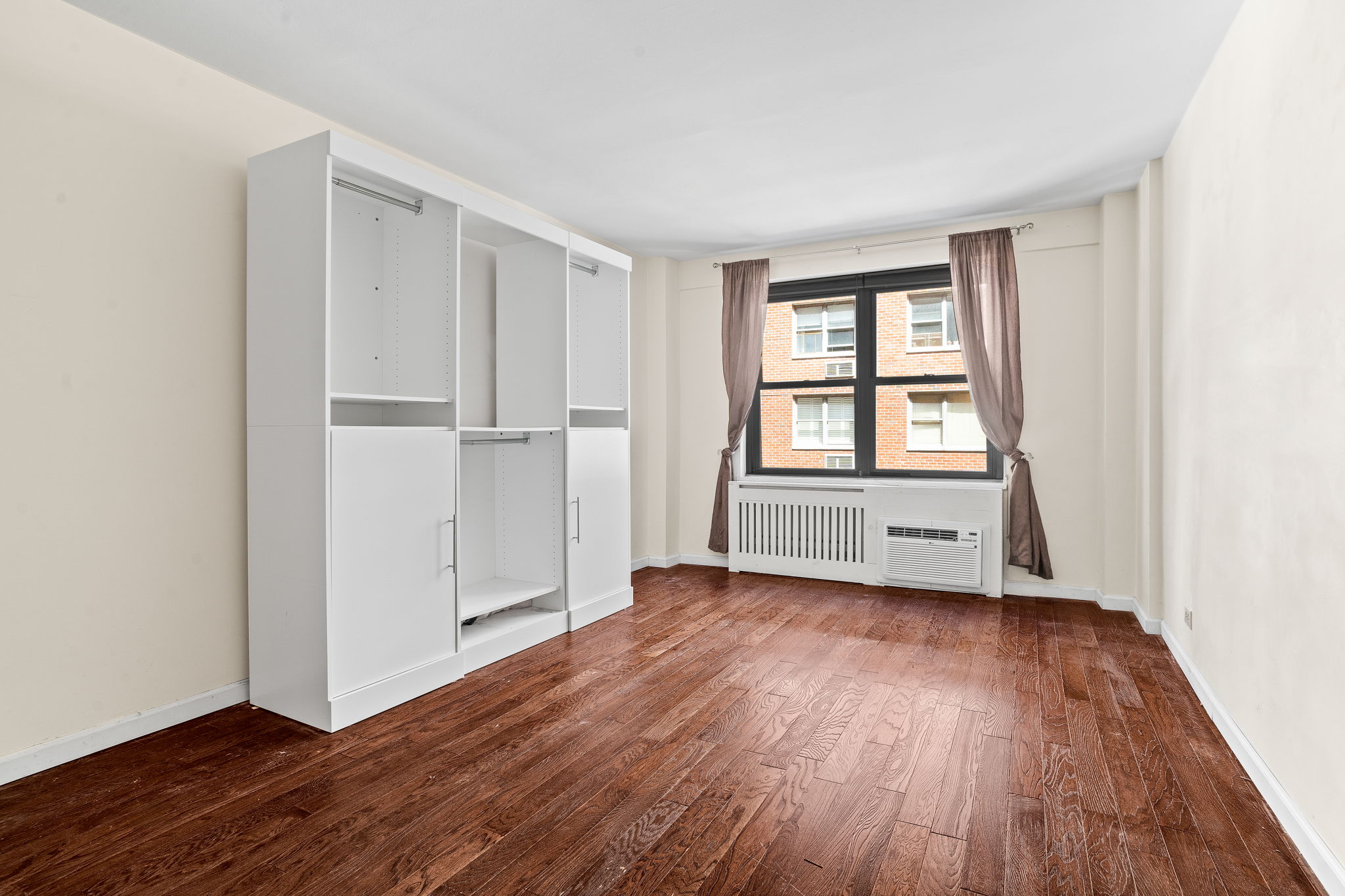 420 East 55th Street, Unit 4L Manhattan, NY 10022 - Photo 5 of 13
