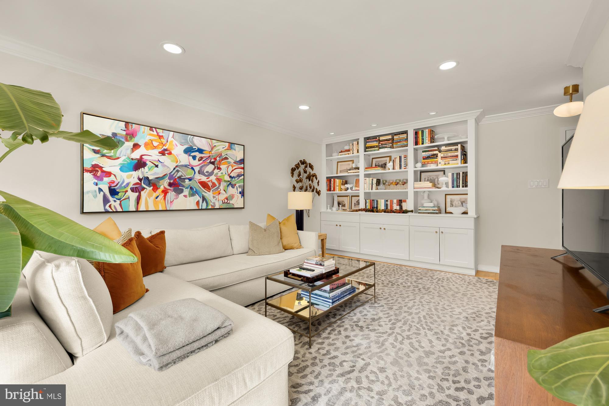 2501 Calvert Street Northwest, Unit 308 Washington, DC 20008 - Photo 3 of 22