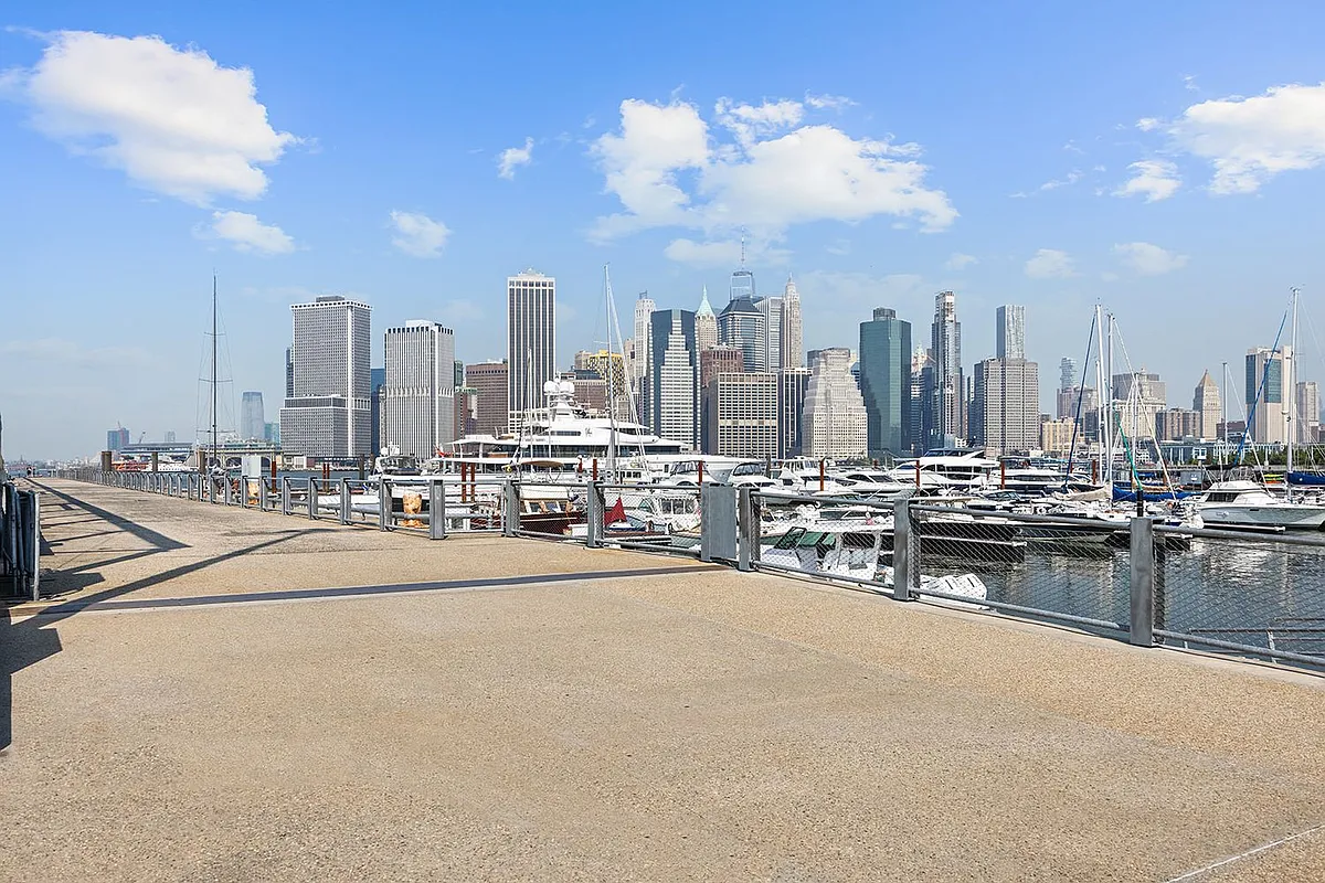 360 Furman Street, Unit 715 Brooklyn, NY 11201 - Photo 31 of 34 Gallery Image 31