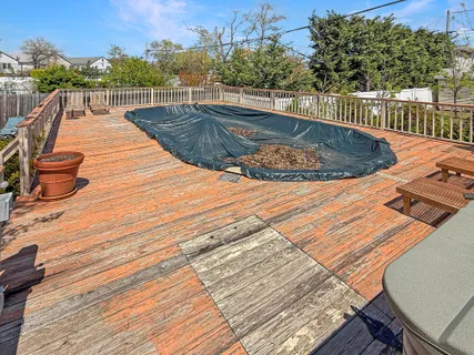$1,598,000 | 5007 Surf Avenue | Seagate
