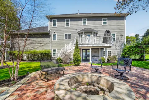 $1,265,000 | 2 Heritage Lane, Saugus, MA 01906