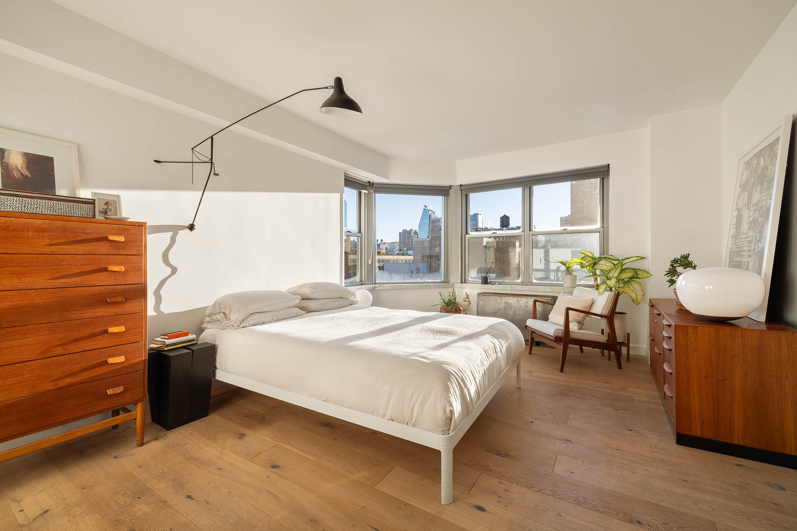 175 West 13th Street, Unit 15B Manhattan, NY 10011 - Photo 7 of 12