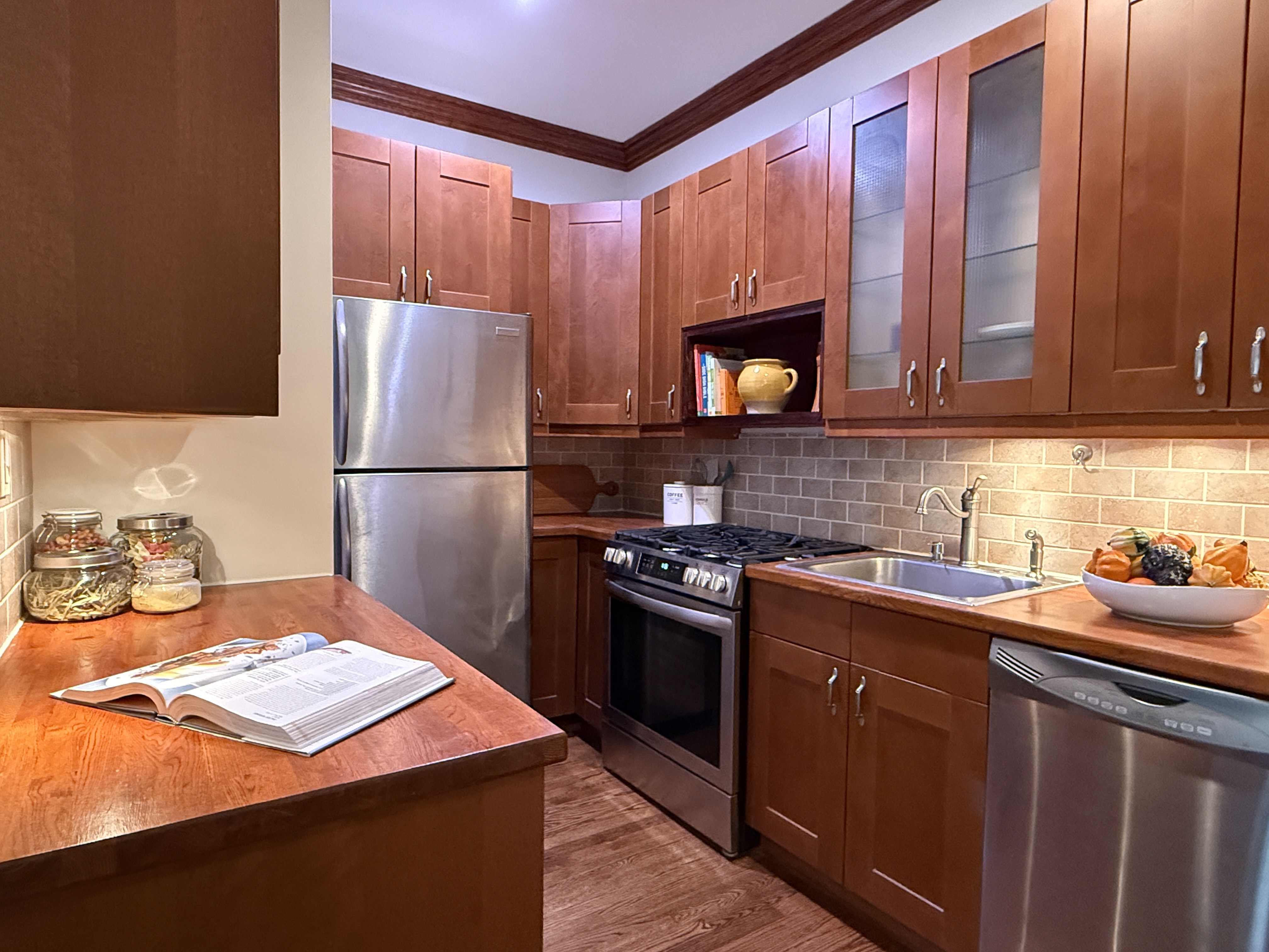 198 Monitor Street, Unit 1B Brooklyn, NY 11222 - Photo 7 of 15 Gallery Image 7