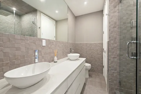 $1,425,000 | 167 East 61st Street, Unit 15D | Lenox Hill