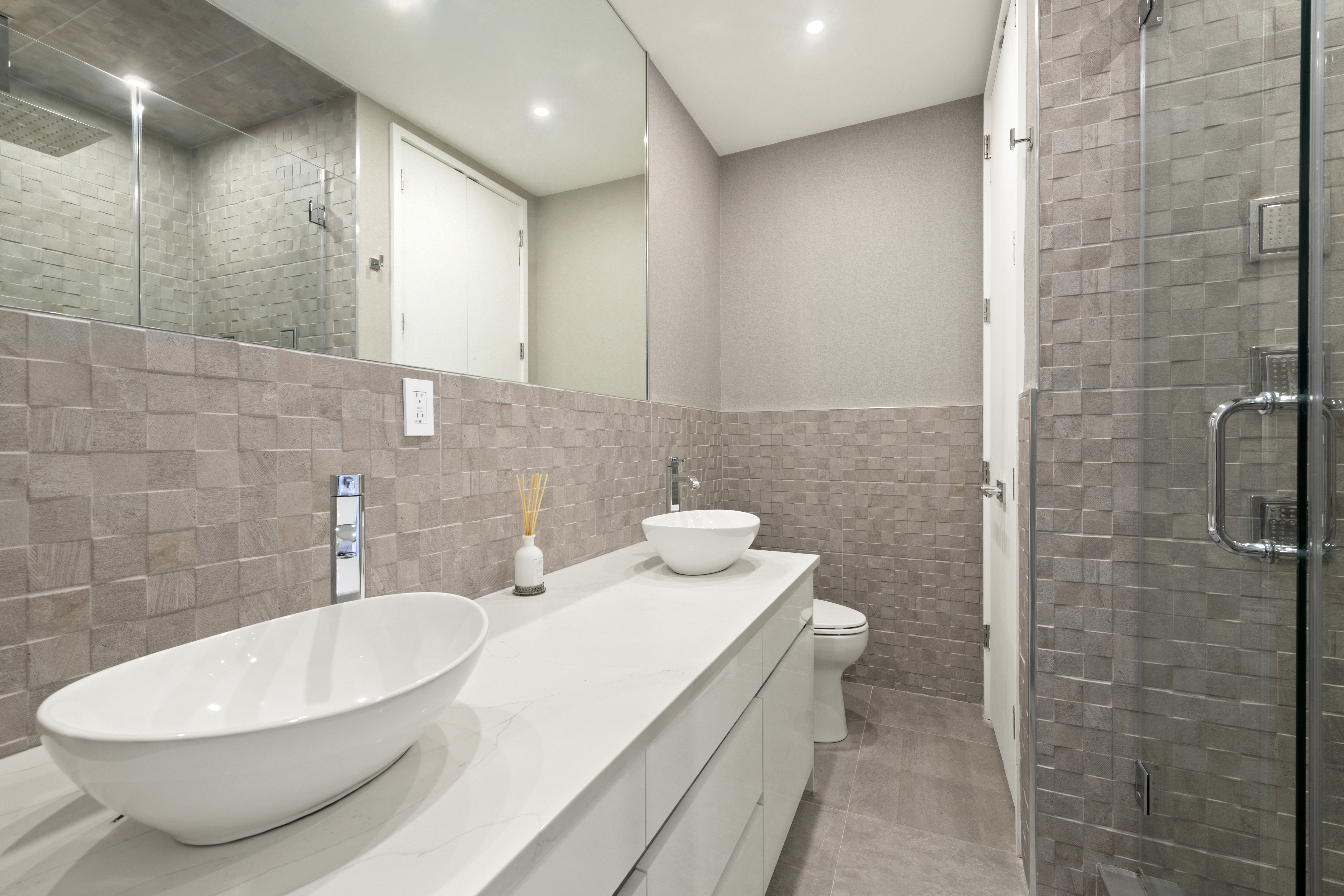 167 East 61st Street, Unit 15D Manhattan, NY 10065 - Photo 7 of 13