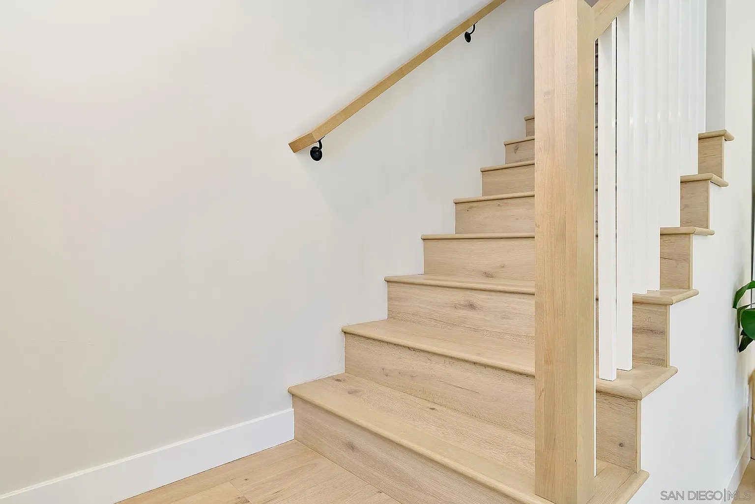 567 North Vulcan Avenue Encinitas, CA 92024 - Photo 21 of 49