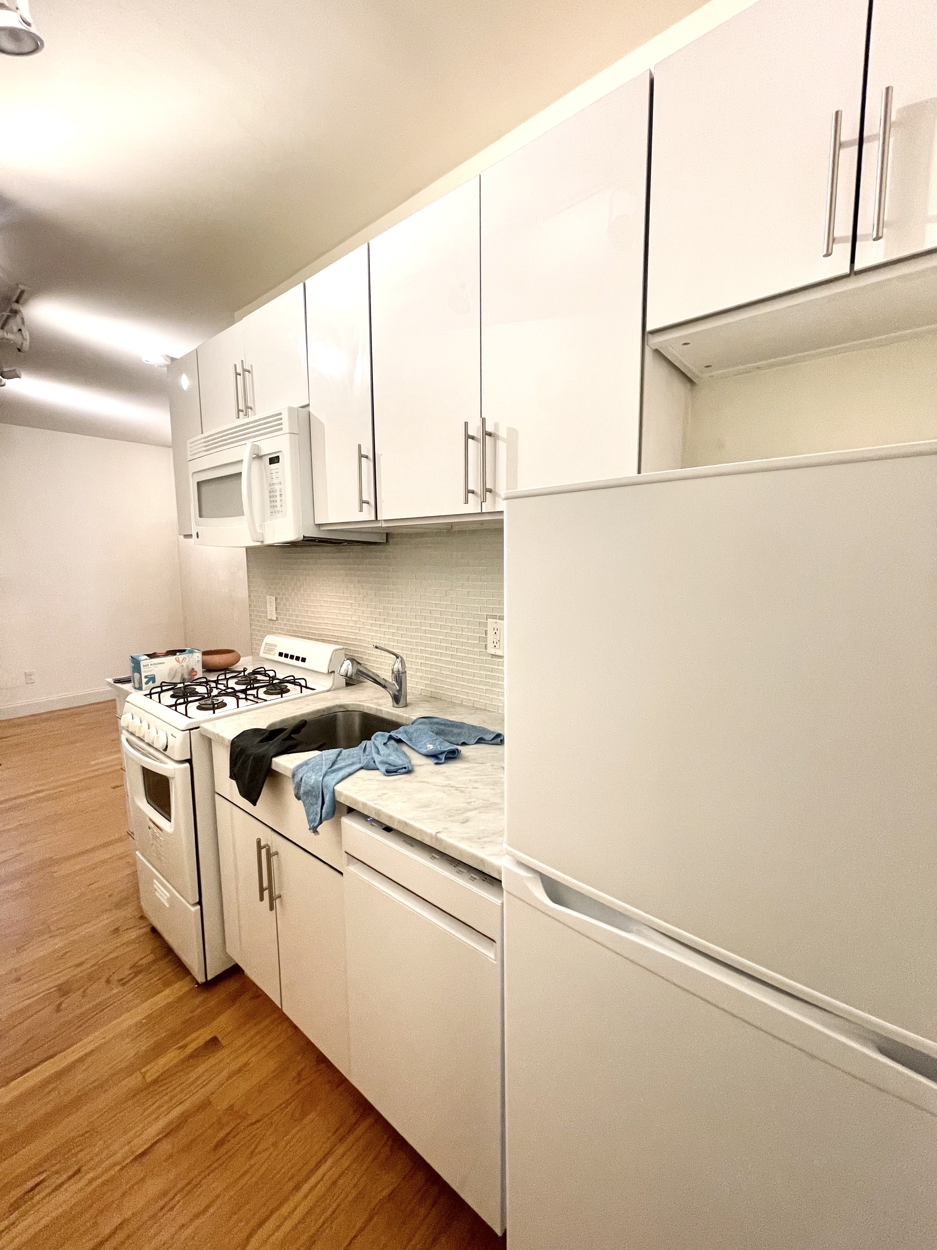 217 West 16th Street, Unit 3D Manhattan, NY 10011 - Photo 5 of 10