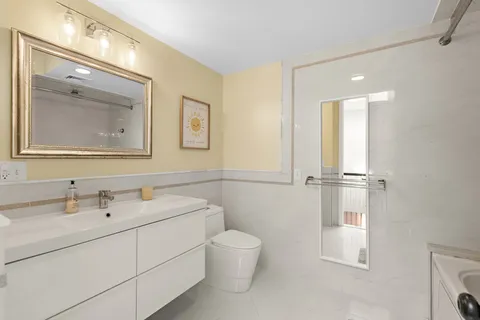 $1,299,000 | 55 West 19th Street, Weehawken, NJ 07086