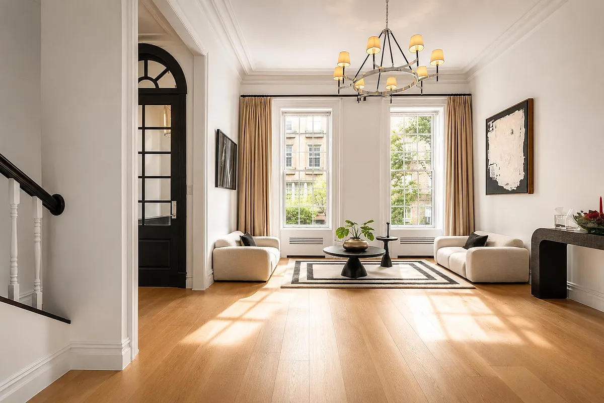 222 East 61st Street Manhattan, NY 10065 - Photo 2 of 28 Gallery Image 2