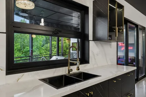 $1,999,990 | 5824 Woodland Hills Drive, Nashville, TN 37211