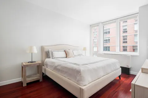 $1,599,000 | 125 West 21st Street, Unit 5B | Chelsea