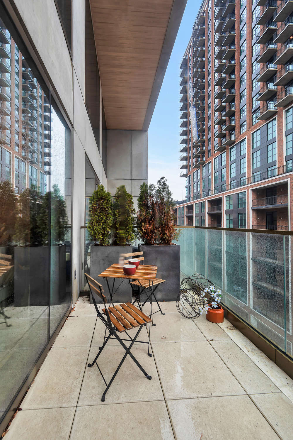 98 Front Street, Unit 8J Brooklyn, NY 11201 - Photo 8 of 18 a outdoor space with a barbeque