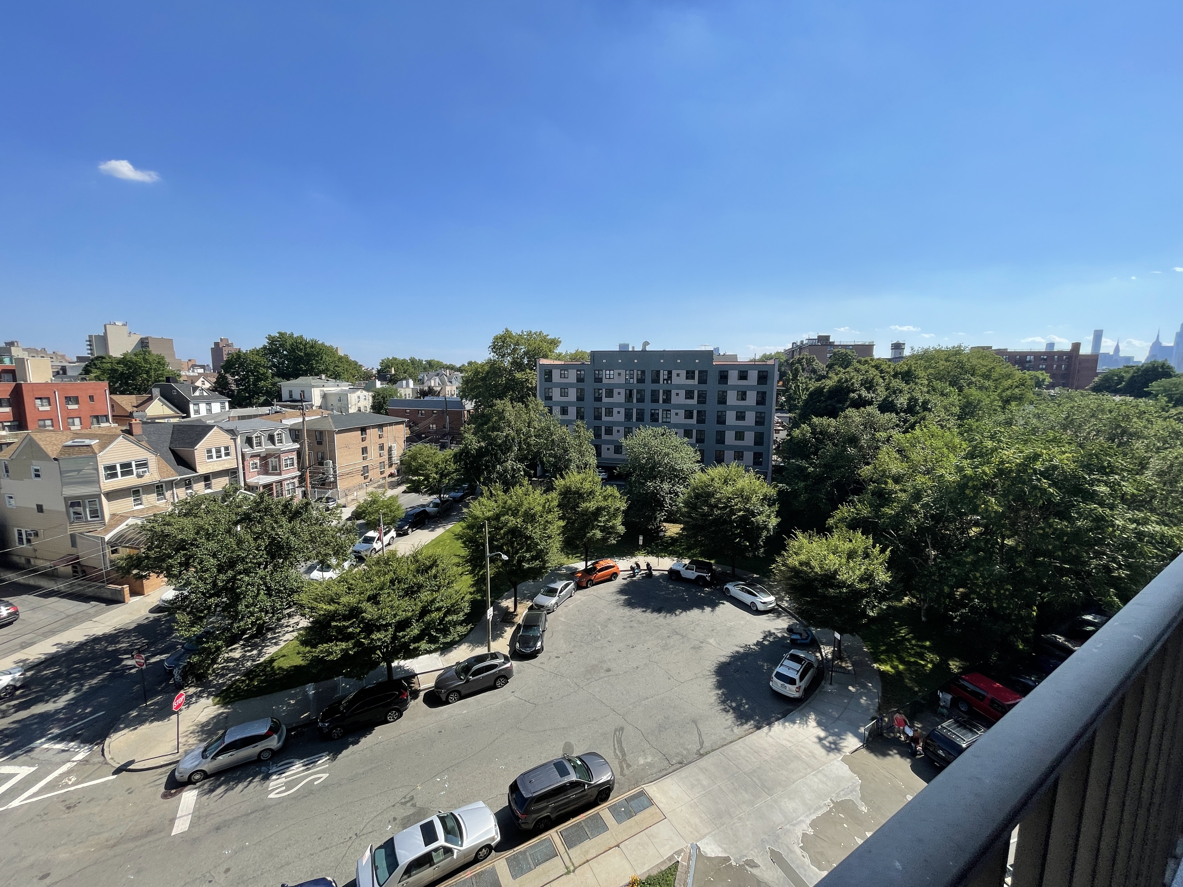 25-40 Shore Boulevard, Unit 5H Queens, NY 11102 - Photo 6 of 19