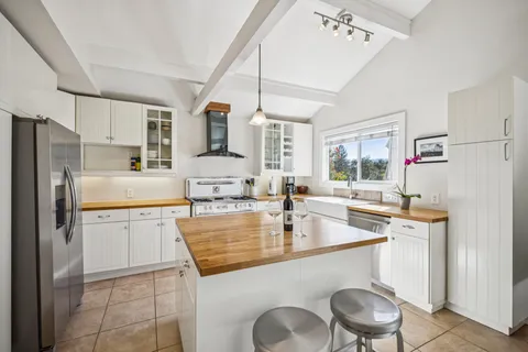 $998,000 | 17323 Hillside Avenue, Sonoma, CA 95476