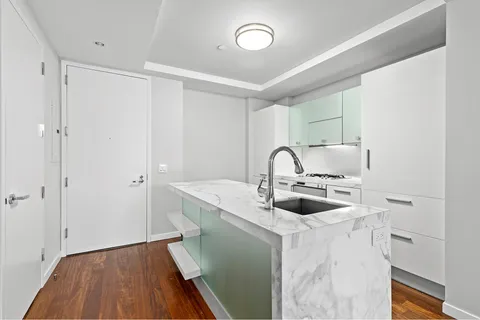 $5,500 | 444 West 19th Street, Unit 602 | Chelsea