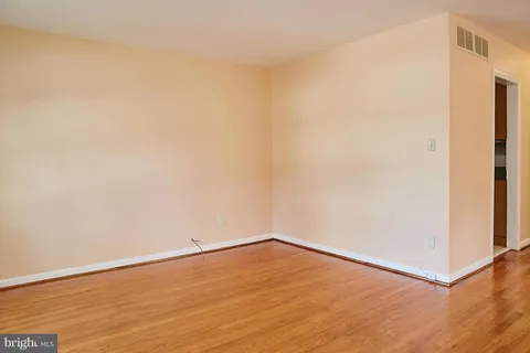 $3,800 | 5719 6th Street North, Arlington, VA 22205