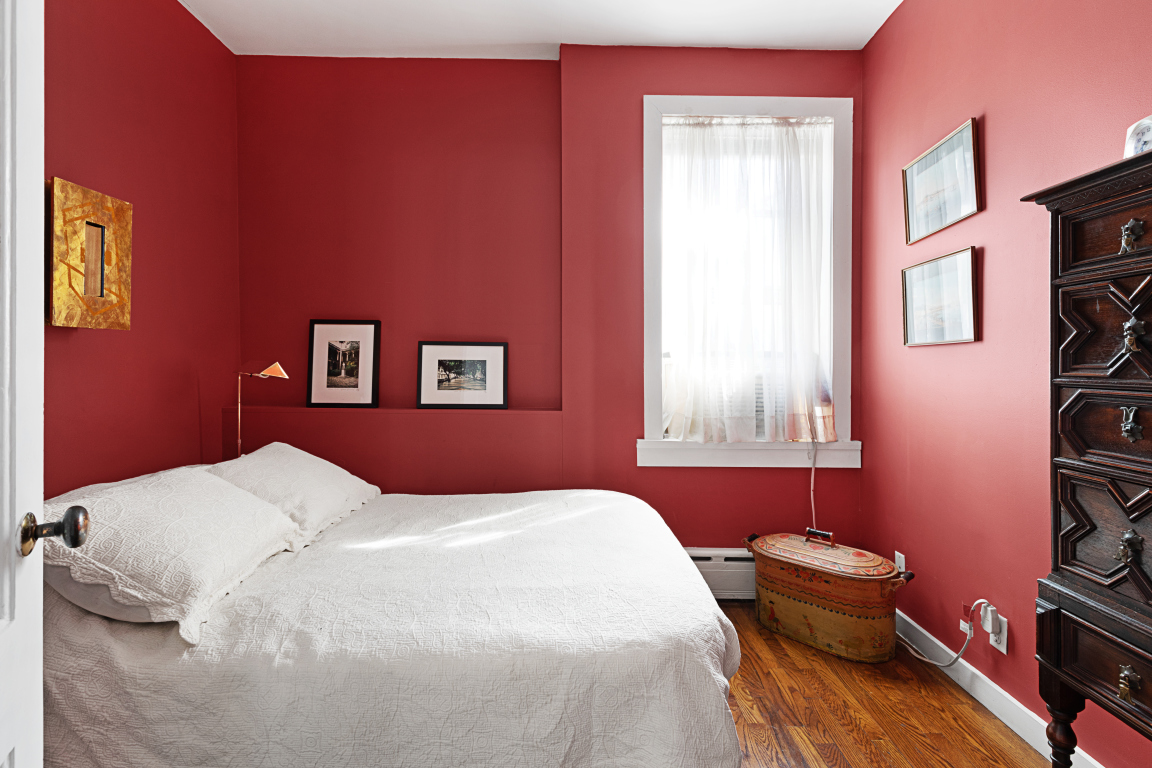 6 Centre Market Place, Unit 3 Manhattan, NY 10013 - Photo 5 of 9 a bedroom with a bed and a window