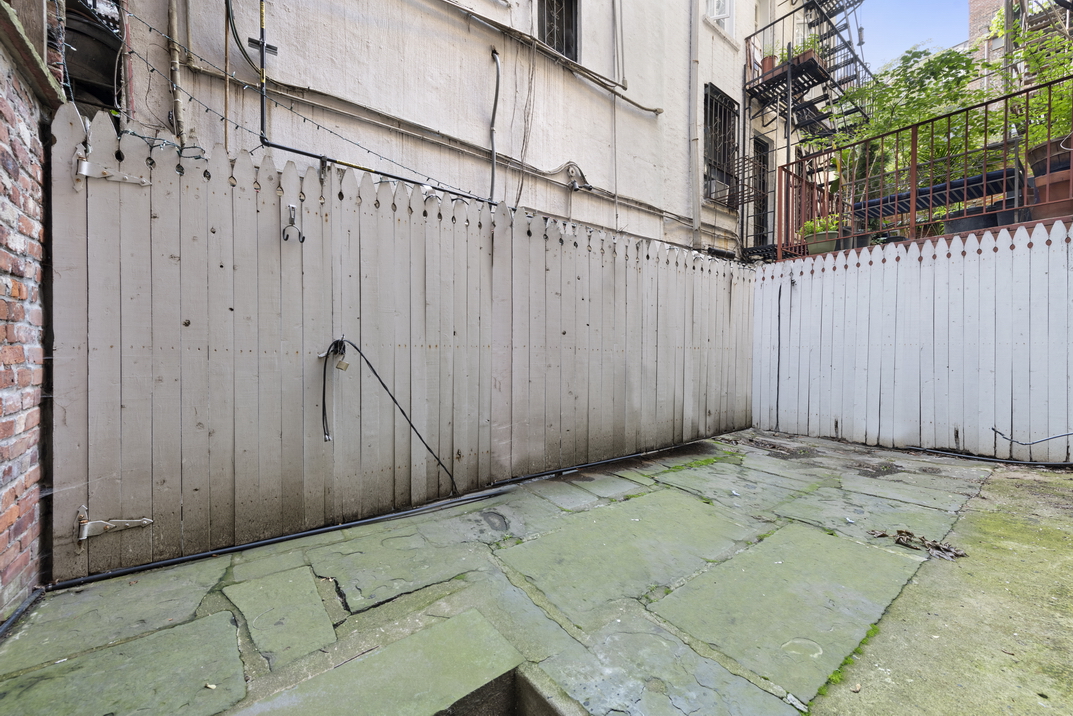 392 Bleecker Street Manhattan, NY 10014 - Photo 15 of 16