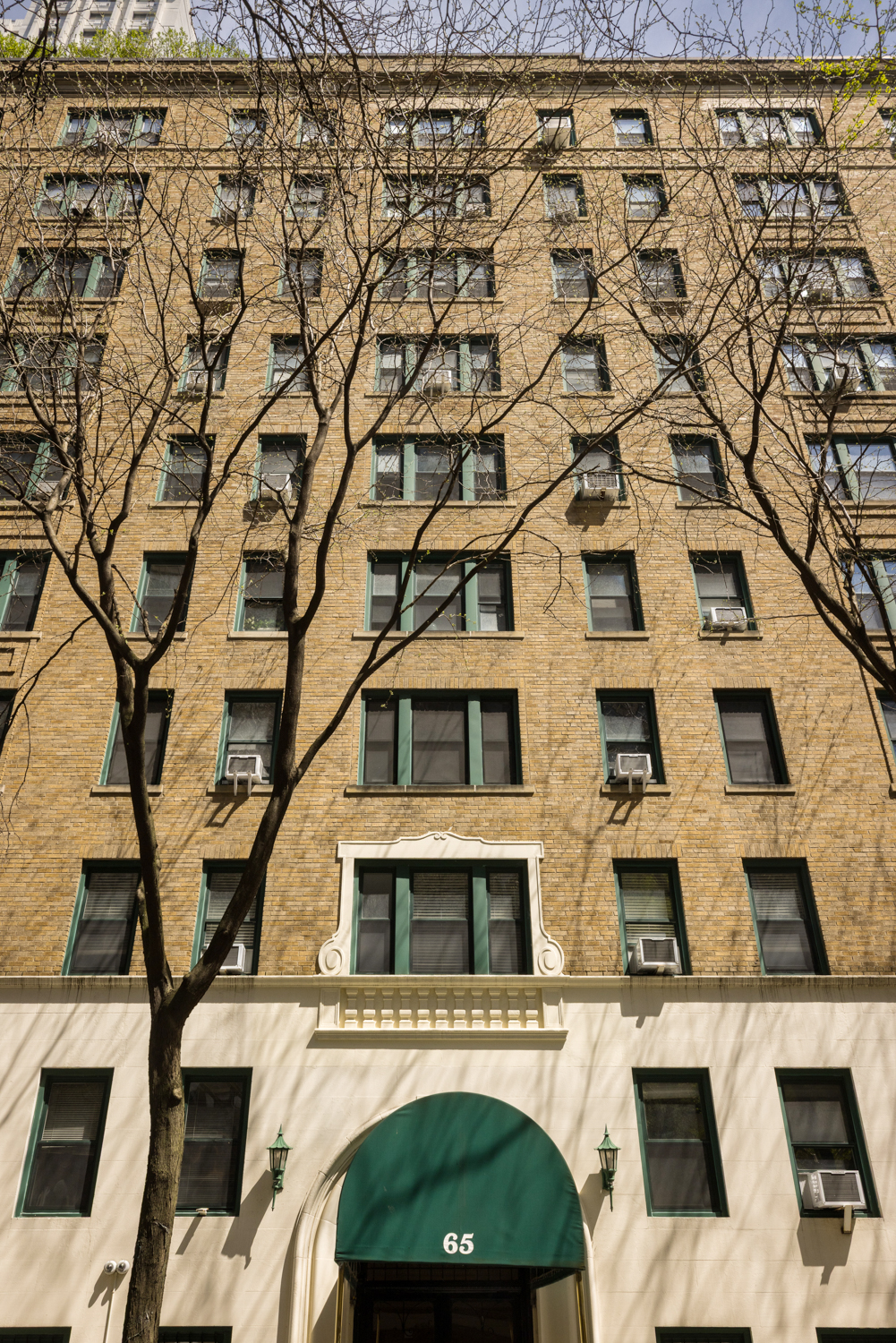 65 West 95th Street, Unit 8C Manhattan, NY 10025 - Photo 12 of 15 a front view of a building